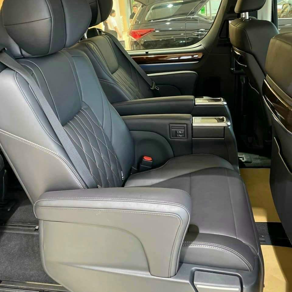 Cặp đôi minivan tiền tỷ của Toyota rút khỏi Việt Nam: Rộng sân cho Transit, Carnival - Ảnh 7.