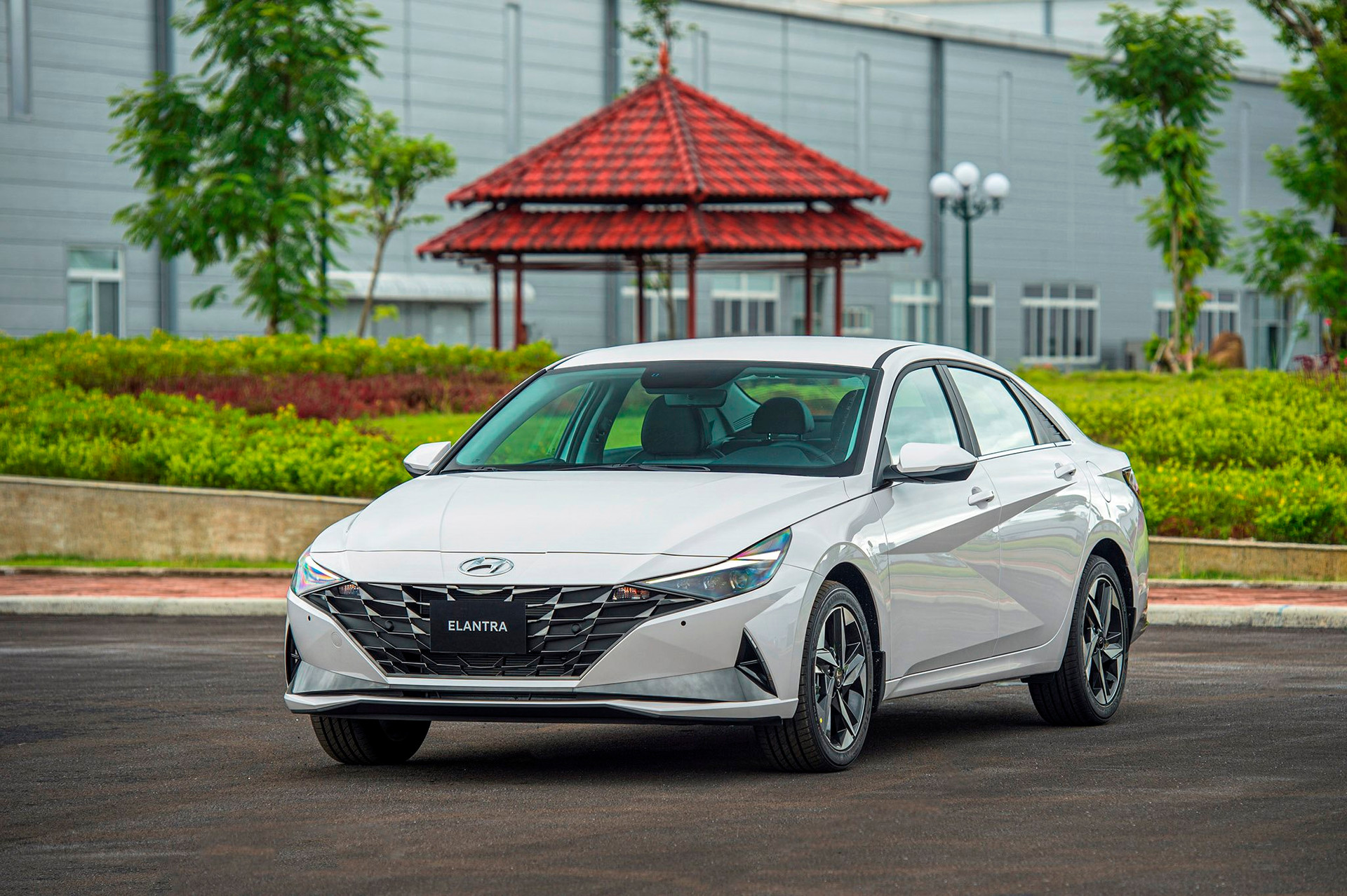 Chào giá từ 599 triệu, Hyundai Elantra quyết đấu Kia K3, Mazda3 tại Việt Nam - Ảnh 8.
