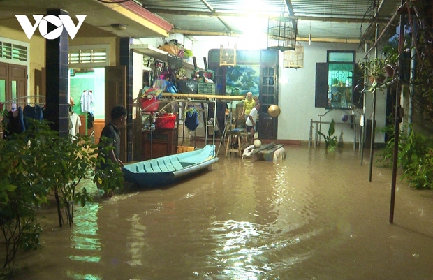  Nước sông Kiến Giang lên nhanh, cả làng ôm đồ chạy lũ trong đêm - Ảnh 5.