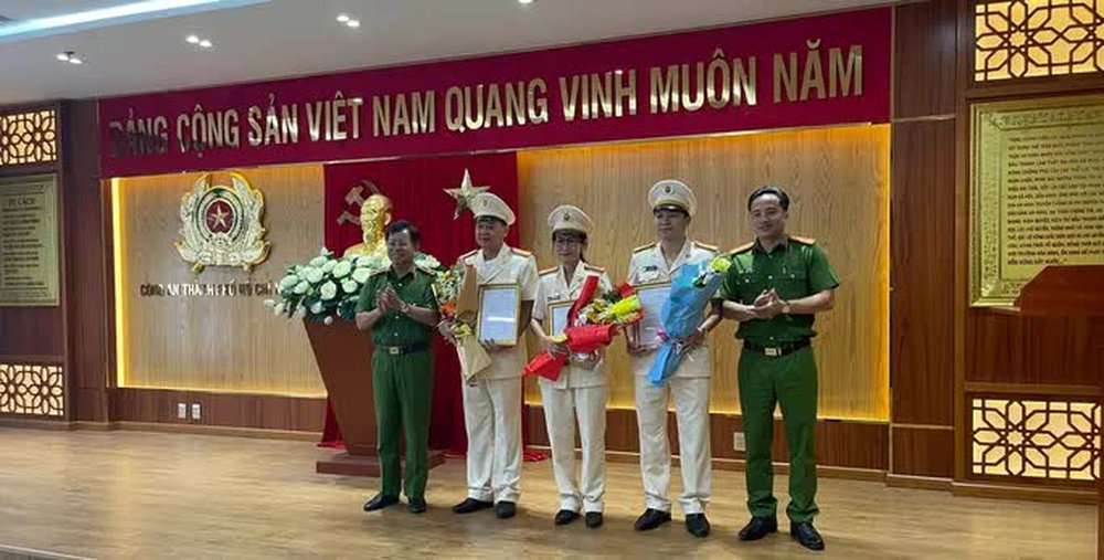  Công an TP HCM trao quyết định điều động, bổ nhiệm 4 lãnh đạo cấp phòng - Ảnh 1.