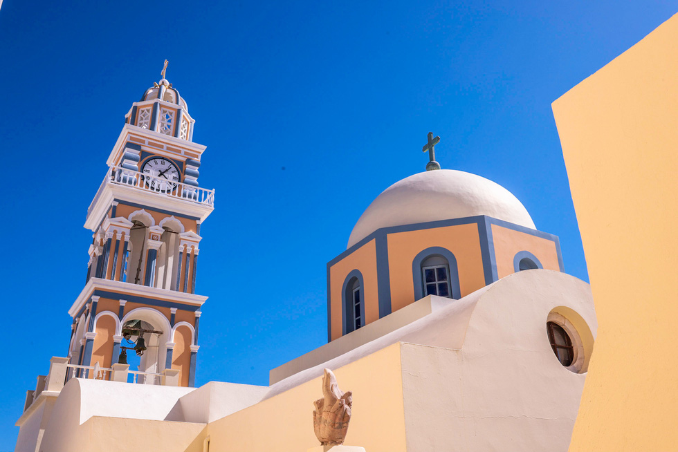 Khám phá thiên đường Santorini cùng blogger du lịch Ngô Trần Hải An - Ảnh 2.