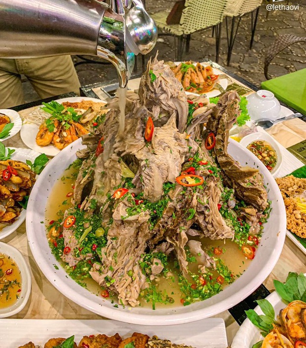 即使在胡志明市，也有一系列的菜餚 