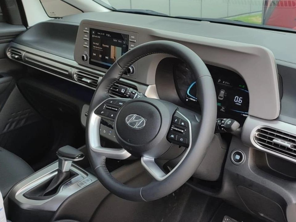 Hyundai Stargazer lần đầu lộ diện ở Việt Nam - MPV hàng hot đấu Xpander sẽ ra mắt tháng 10 này - Ảnh 3. Hyundai Stargazer lần đầu lộ diện ở Việt Nam - MPV hàng hot đấu Xpander sẽ ra mắt tháng 10 này - Ảnh 3.