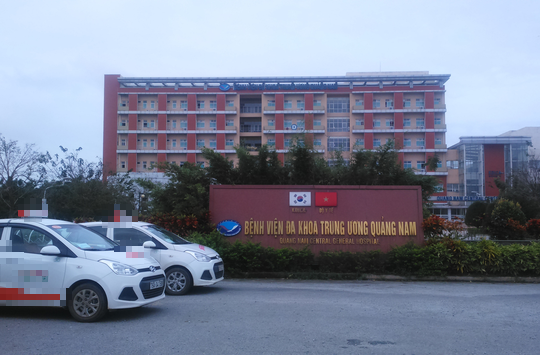 2 phó giám đốc Bệnh viện Đa khoa Trung ương Quảng Nam bị kỷ luật - Ảnh 1.