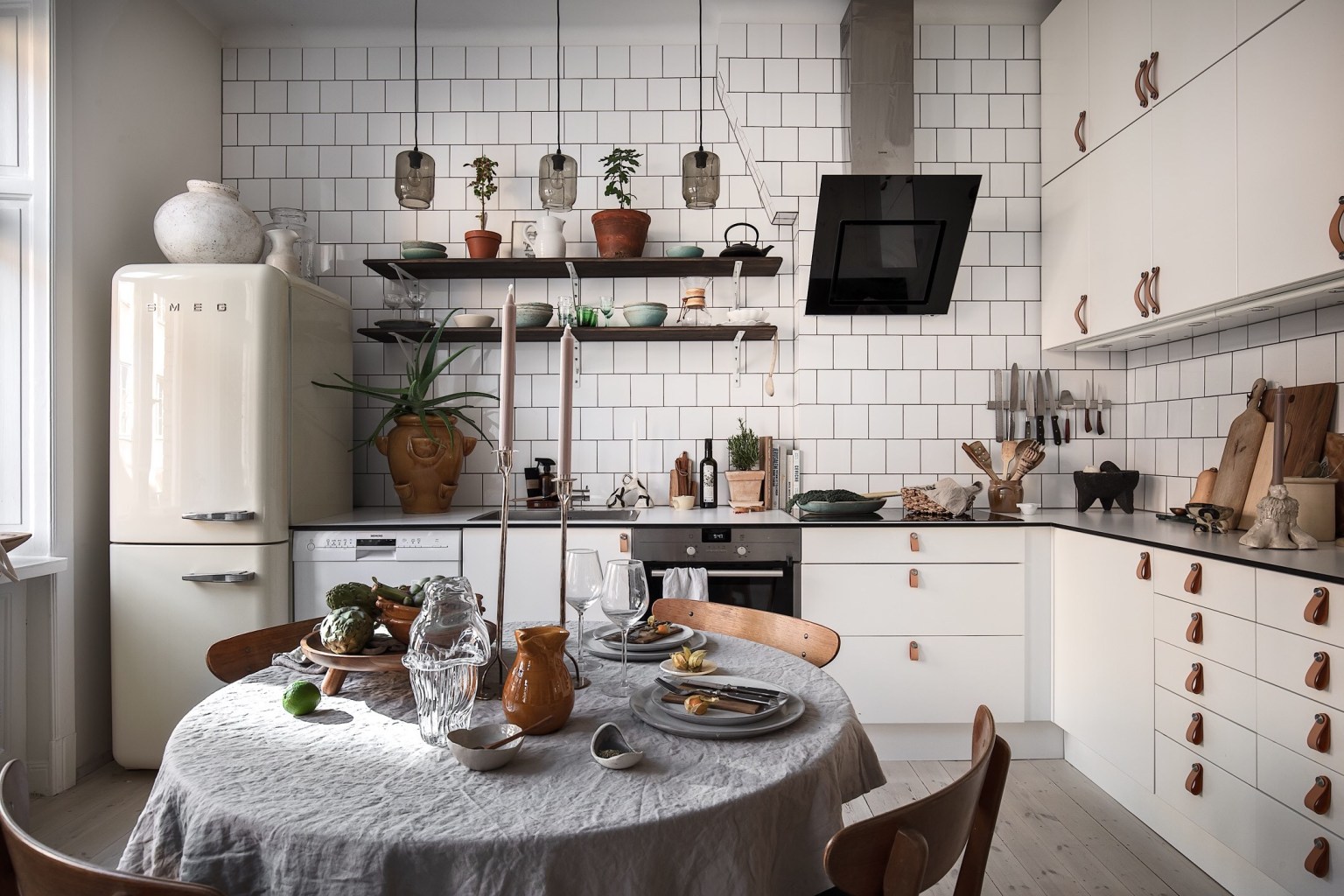 Căn hộ 57m² với cách sắp xếp không gian tận dụng ánh sáng thông minh - Ảnh 5. Căn hộ 57m² với cách sắp xếp không gian tận dụng ánh sáng thông minh - Ảnh 5.