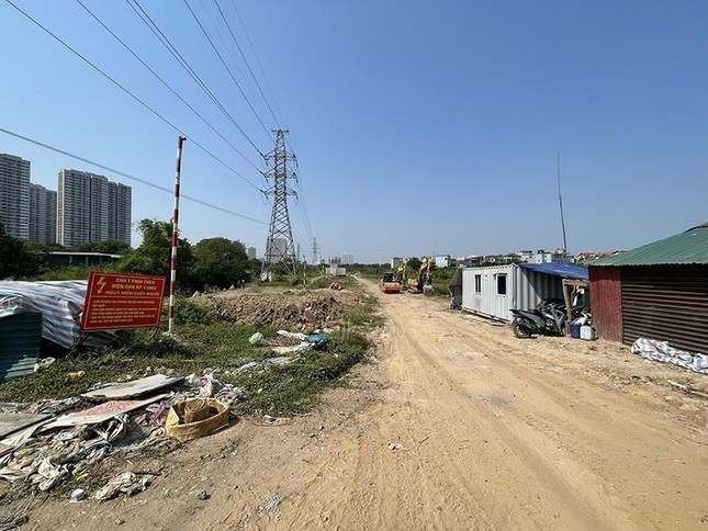 Hà Nội cưỡng chế, giải phóng mặt bằng tuyến đường 3km ở quận Nam Từ Liêm - Ảnh 1.