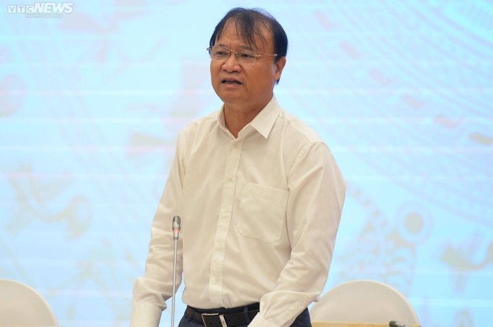 Bộ Công Thương nêu 2 lý do khiến chiết khấu thấp, DN xăng dầu càng bán càng lỗ - Ảnh 1.