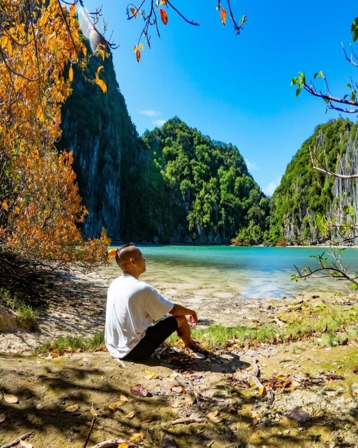 Vẻ đẹp nguyên sơ, ít người đặt chân đến ở ‘mắt rồng’ giữa lòng vịnh Hạ Long - Ảnh 6. Vẻ đẹp nguyên sơ, ít người đặt chân đến ở ‘mắt rồng’ giữa lòng vịnh Hạ Long - Ảnh 6.