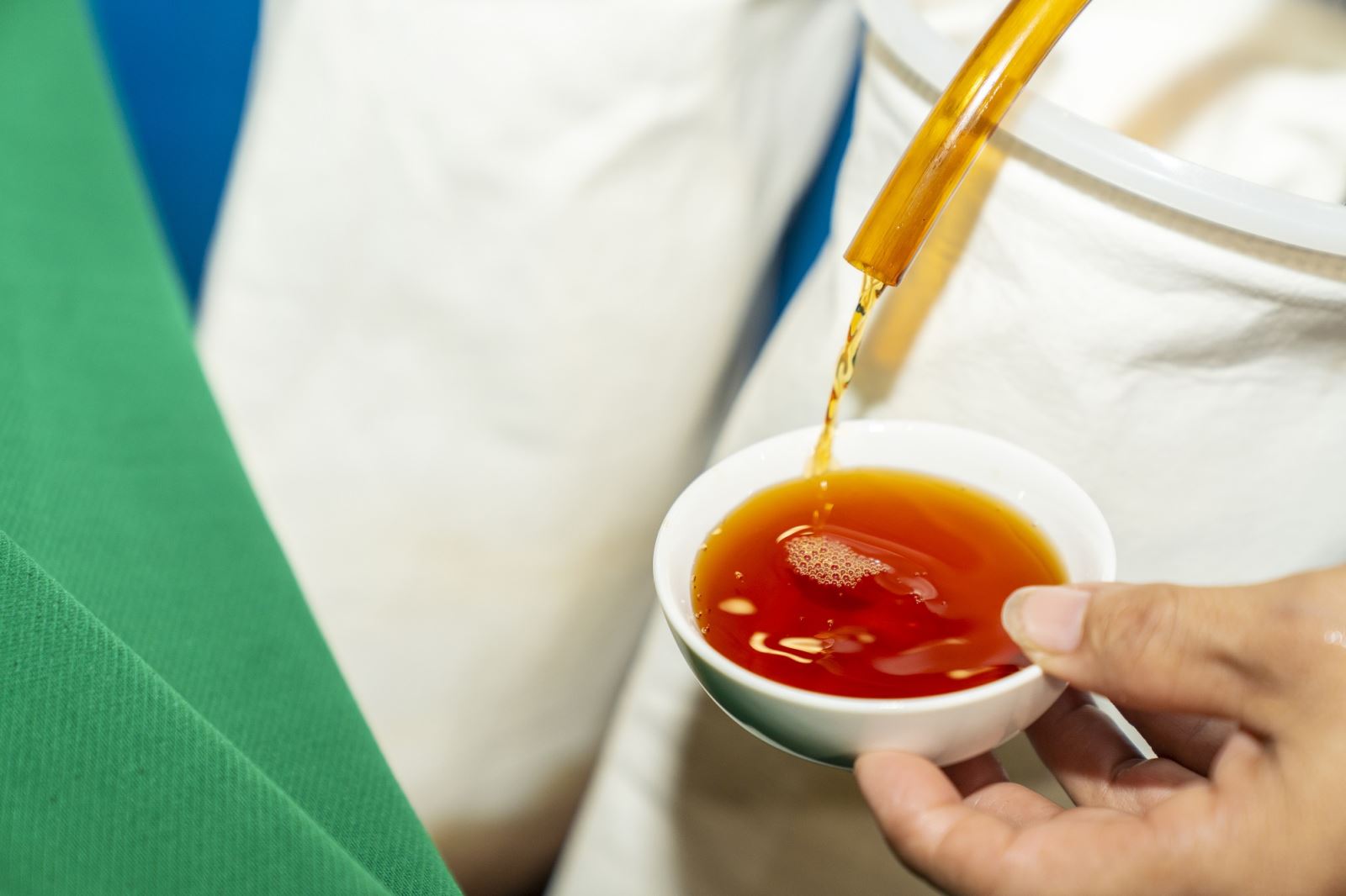 Bùi Thanh Huyền - Người phụ nữ dồn tâm huyết cho nghề nước mắm truyền thống Phú Quốc - Ảnh 6.