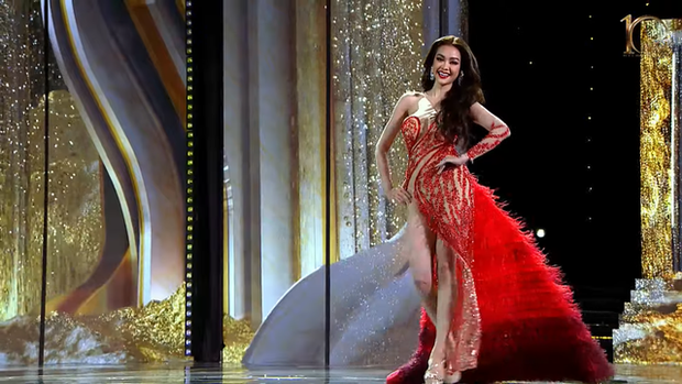 Toàn cảnh bán kết Miss Grand International: Thiên Ân và dàn thí sinh trình diễn bùng nổ, không có phần hô tên truyền thống - Ảnh 7.