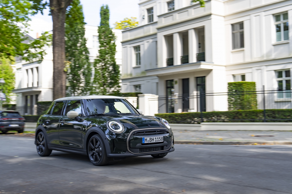 Khám phá Mini Cooper S 5-Cửa Resolute Edition giá 2,3 tỷ đồng - Ảnh 5. Khám phá Mini Cooper S 5-Cửa Resolute Edition giá 2,3 tỷ đồng - Ảnh 5.