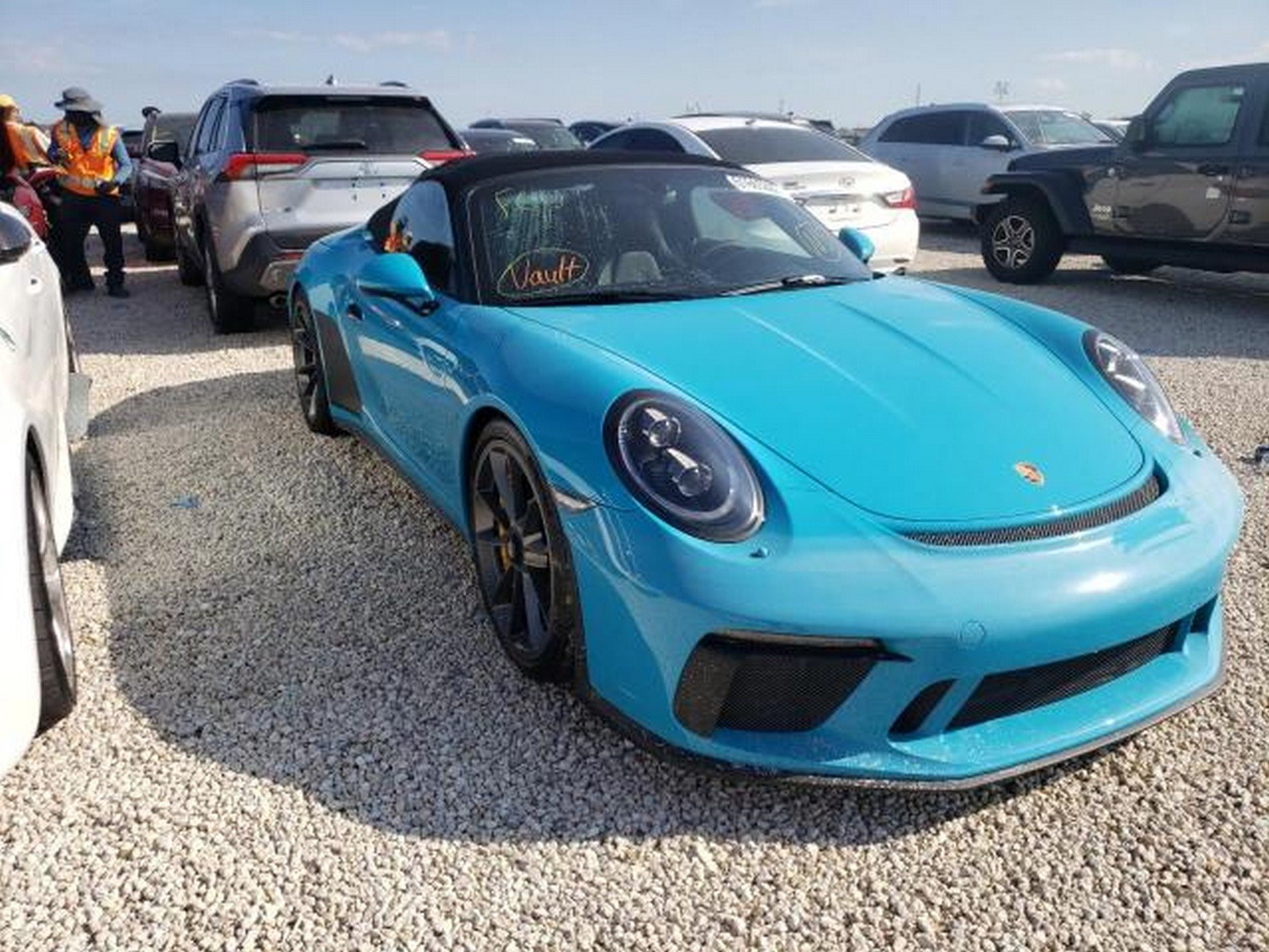 Porsche, Audi và hàng loạt siêu xe được rao bán rẻ đến khó tin, có chiếc chỉ được tính tiền phế liệu - Ảnh 1. Porsche, Audi và hàng loạt siêu xe được rao bán rẻ đến khó tin, có chiếc chỉ được tính tiền phế liệu - Ảnh 1.