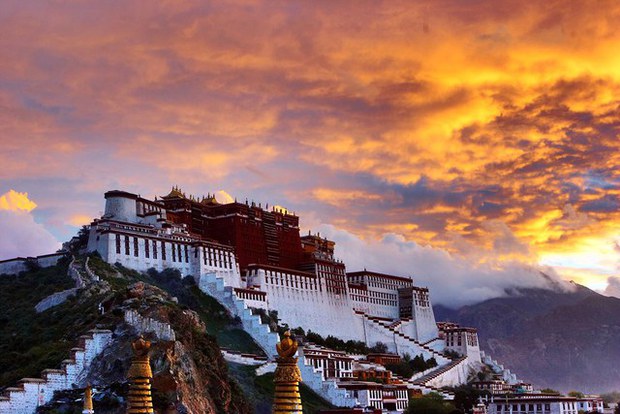 Những điều ít ai biết về Tây Tạng, vùng đất kỳ thú được mệnh danh là nóc nhà thế giới - Ảnh 1.