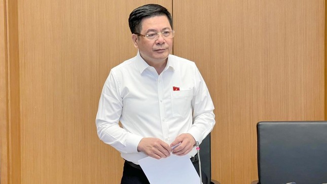 Bộ trưởng Công Thương: Giá xăng Việt Nam thấp nhất thế giới - Ảnh 2. Bộ trưởng Công Thương: Giá xăng Việt Nam thấp nhất thế giới - Ảnh 2.