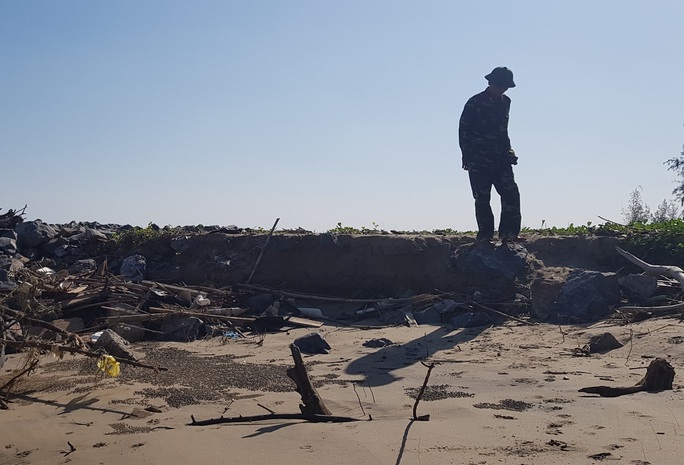 Biển xâm thực dài 1,5 km nuốt nhiều ha đất, Thanh Hóa phải cầu cứu Bộ - Ảnh 5.