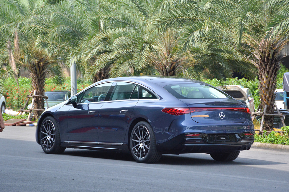 Mercedes-Benz EQS lần đầu lộ diện tại Việt Nam - Xe điện sáng nhất VMS 2022 - Ảnh 4. Mercedes-Benz EQS lần đầu lộ diện tại Việt Nam - Xe điện sáng nhất VMS 2022 - Ảnh 4.