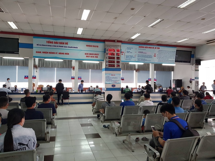 Bán hơn 31.000 vé tàu Tết sau 2 giờ mở bán - Ảnh 1. Bán hơn 31.000 vé tàu Tết sau 2 giờ mở bán - Ảnh 1.
