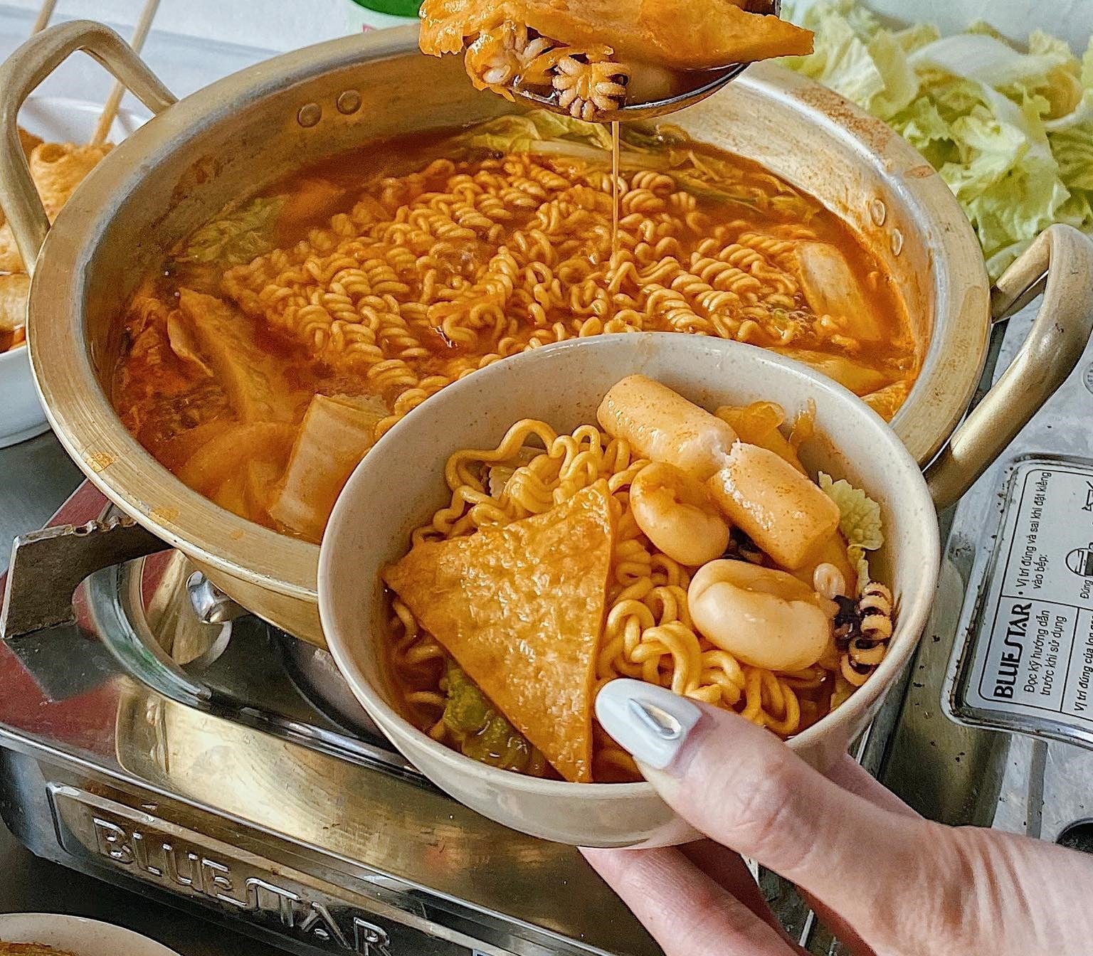Những món ăn no bằng tinh bột khi đi làm ngán cơm văn phòng - Ảnh 1.