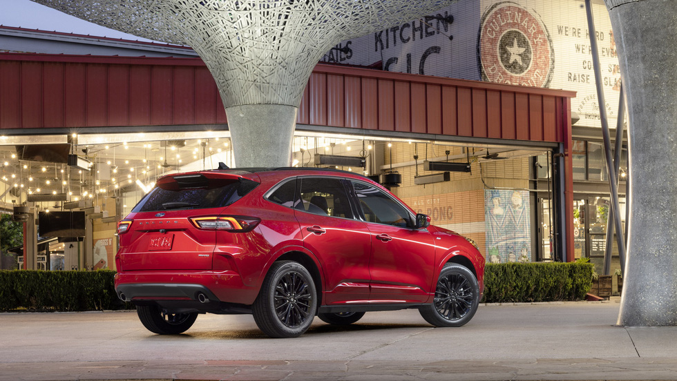 Ford Escape 2023 ra mắt: Hoàn thiện hơn, giống Explorer, khó về Việt Nam - Ảnh 7. Ford Escape 2023 ra mắt: Hoàn thiện hơn, giống Explorer, khó về Việt Nam - Ảnh 7.