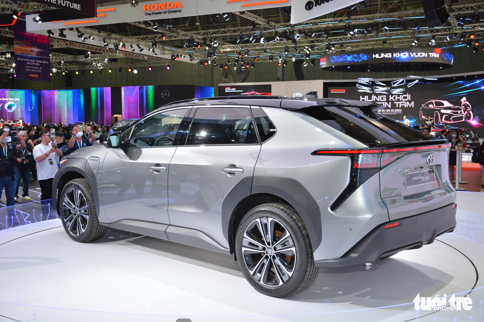 Chi tiết Toyota bZ4X tại VMS 2022: SUV điện tầm trung sáng cửa bán đại trà tại Việt Nam - Ảnh 3. Chi tiết Toyota bZ4X tại VMS 2022: SUV điện tầm trung sáng cửa bán đại trà tại Việt Nam - Ảnh 3.