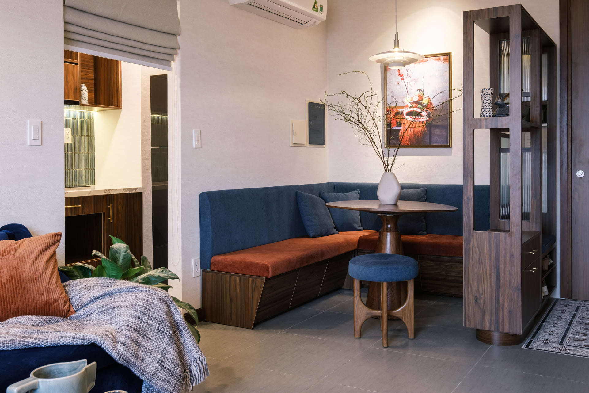 Căn hộ 50m² được thiết kế với 3 màu sắc đặc biệt vừa gọn đẹp lại sang - Ảnh 3. Căn hộ 50m² được thiết kế với 3 màu sắc đặc biệt vừa gọn đẹp lại sang - Ảnh 3.