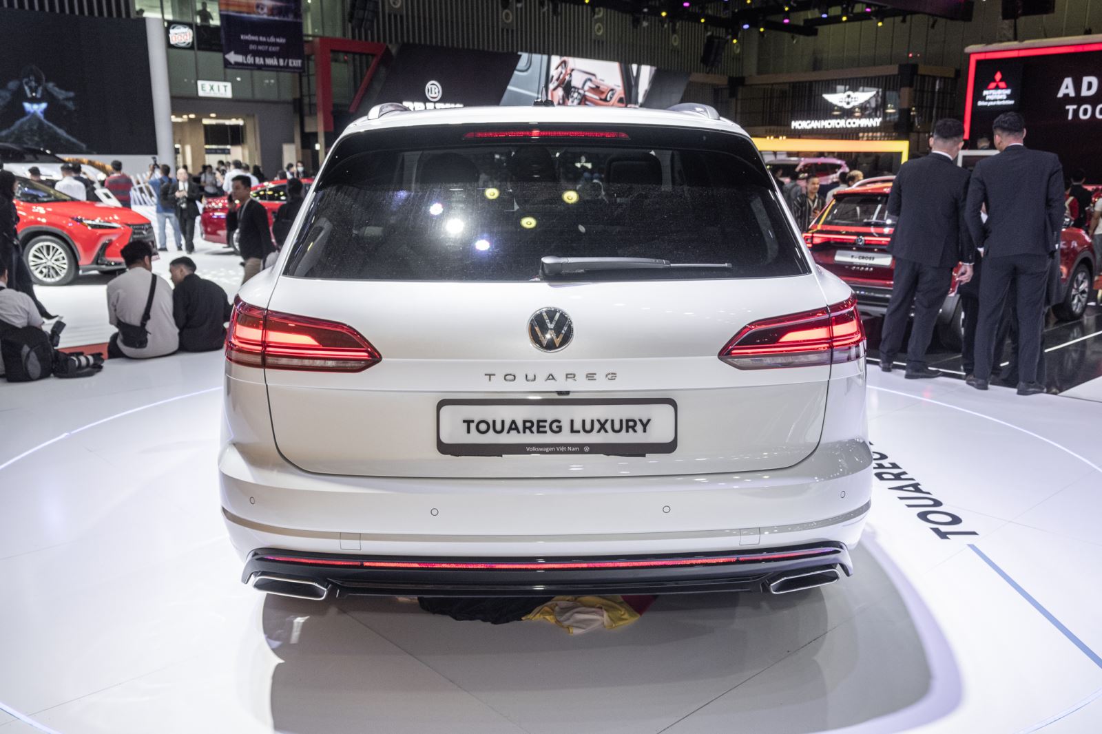 Volkswagen Touareg trở lại Việt Nam: Giá từ 3 tỷ, tham vọng so kè Audi Q7 và Lexus RX - Ảnh 7. Volkswagen Touareg trở lại Việt Nam: Giá từ 3 tỷ, tham vọng so kè Audi Q7 và Lexus RX - Ảnh 7.