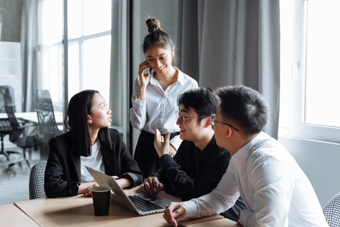 Xin nghỉ công ty lương 20 triệu để sang nơi 17 triệu - những dân văn phòng trẻ tay xách nách mang nhiều nghề - Ảnh 8. Xin nghỉ công ty lương 20 triệu để sang nơi 17 triệu - những dân văn phòng trẻ tay xách nách mang nhiều nghề - Ảnh 8.