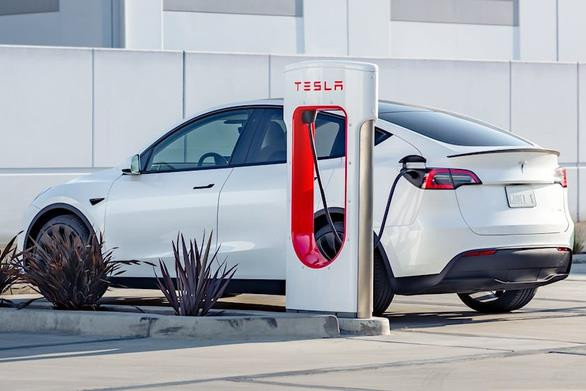 Góc chiều khách: Tesla cho người dùng được quyết định vị trí trạm sạc, ở bất kỳ nơi nào mà họ muốn - Ảnh 1.