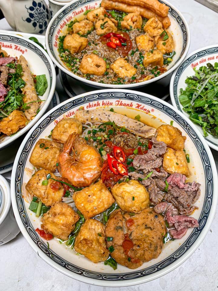 Những hàng bún riêu lâu đời, ngon nổi tiếng ở Hà Nội - Ảnh 3. Những hàng bún riêu lâu đời, ngon nổi tiếng ở Hà Nội - Ảnh 3.