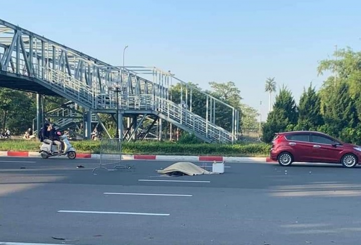 Cầm lái siêu xe Ferrari 488 tông chết người ở Mỹ Đình là nam giới - Ảnh 2.