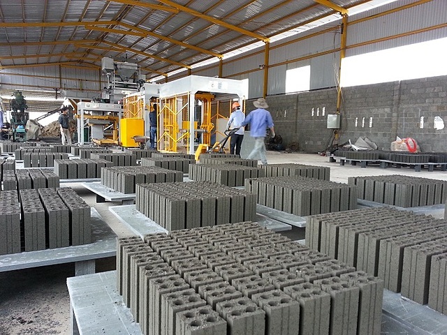 Big 4 ngân hàng hạ giá phát mại trăm tỷ đồng loạt nhà máy, nhà xưởng sản xuất - Ảnh 1. Big 4 ngân hàng hạ giá phát mại trăm tỷ đồng loạt nhà máy, nhà xưởng sản xuất - Ảnh 1.