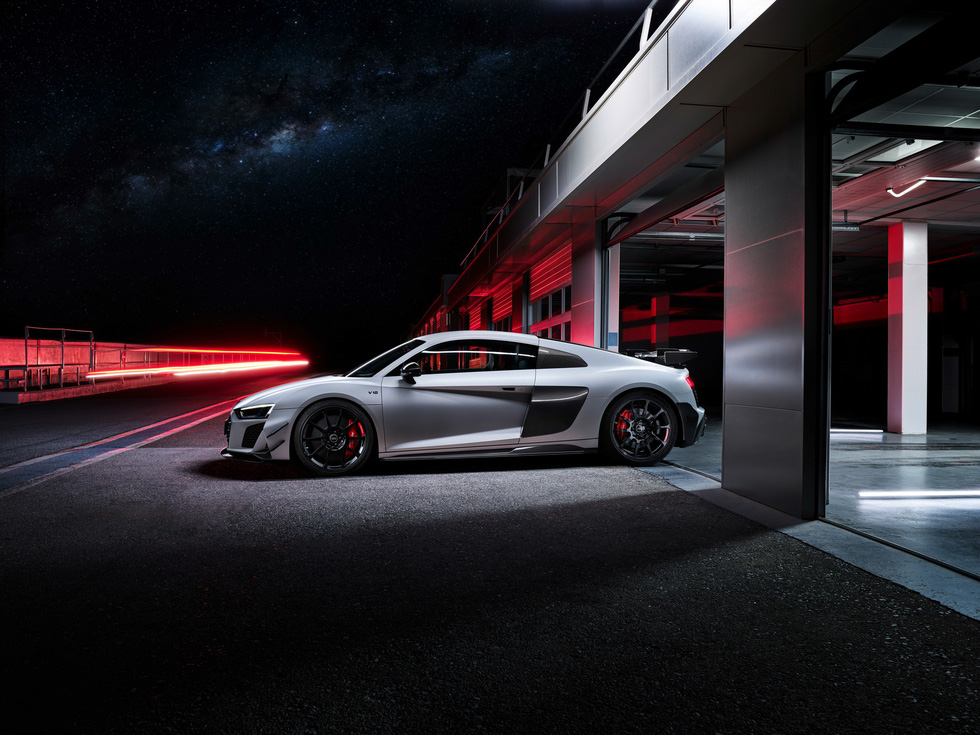 Audi R8 khai tử bằng cách... ra mắt bản cầu sau mạnh nhất lịch sử của Audi - Ảnh 9. Audi R8 khai tử bằng cách... ra mắt bản cầu sau mạnh nhất lịch sử của Audi - Ảnh 9.