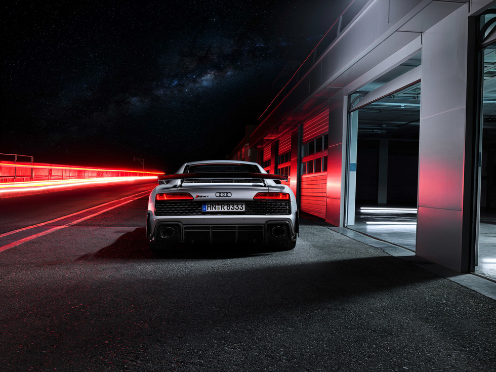 Audi R8 khai tử bằng cách... ra mắt bản cầu sau mạnh nhất lịch sử của Audi - Ảnh 7. Audi R8 khai tử bằng cách... ra mắt bản cầu sau mạnh nhất lịch sử của Audi - Ảnh 7.