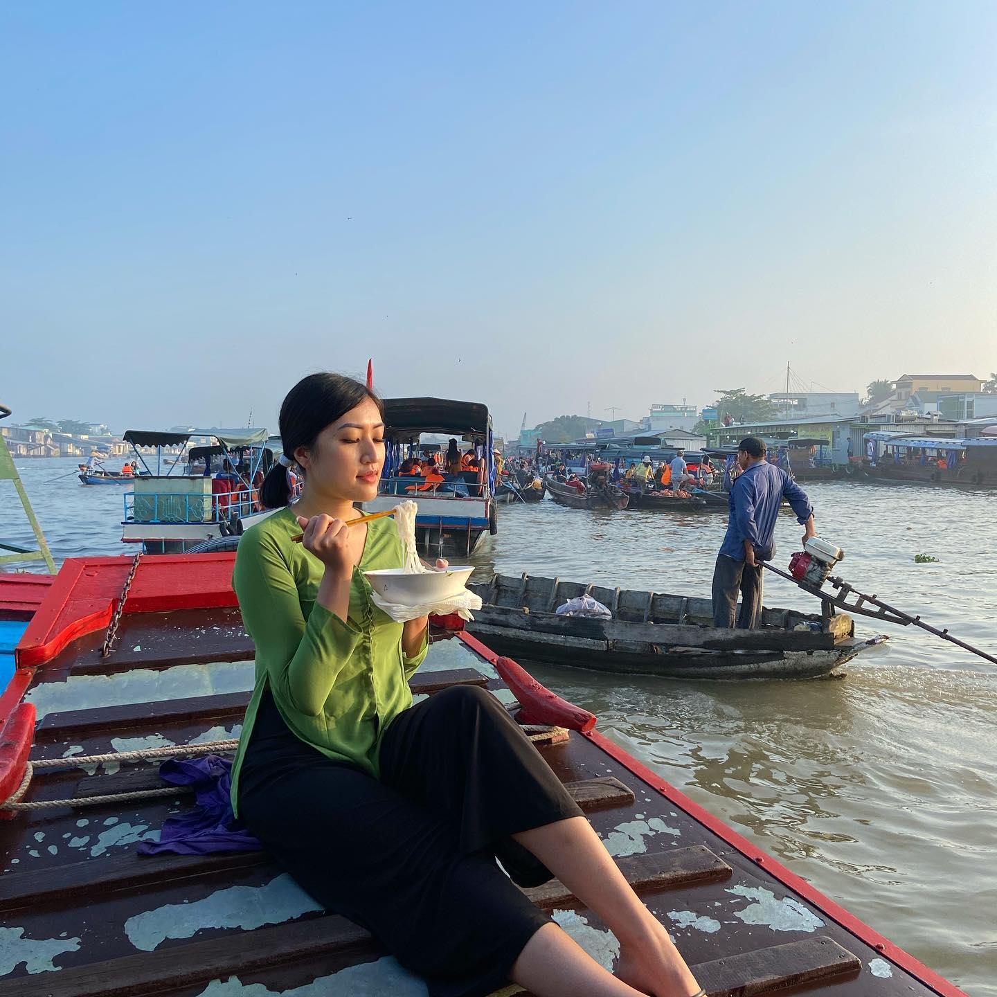Khám phá nét đặc sắc riêng của 5 chợ nổi nức tiếng miền Tây - Ảnh 2. Khám phá nét đặc sắc riêng của 5 chợ nổi nức tiếng miền Tây - Ảnh 2.