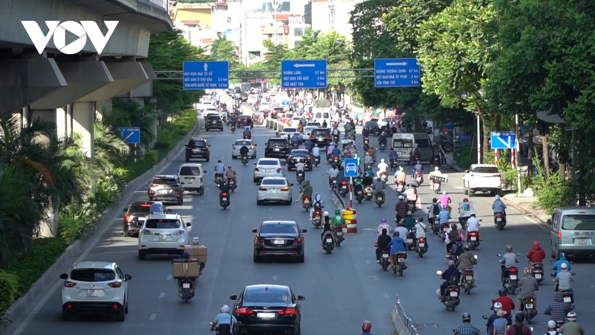 Phân làn đường riêng ở Hà Nội: Nhọc nhằn mà chẳng nên công cán gì… - Ảnh 4.