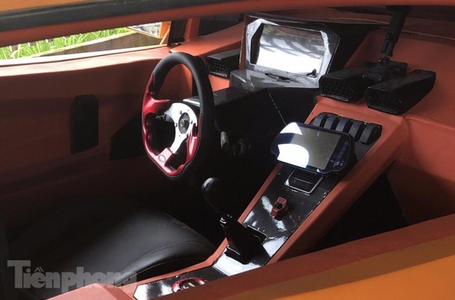 Nhóm thanh niên biến hình xế cổ thành siêu xe Lamborghini - Ảnh 6.