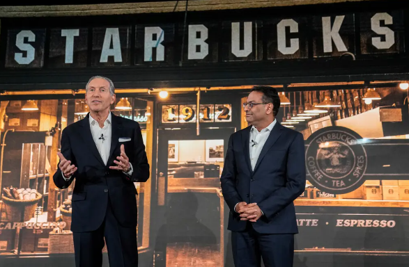 Kế hoạch khiến đối thủ sợ Starbucks: Mở 2.000 cửa hàng mới, giảm thời gian pha chế từ 87 giây còn 36 giây - Ảnh 1.