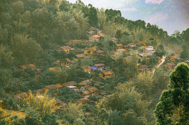 Lạc vào không gian xưa với những ngôi làng nhuốm màu thời gian trải dài khắp Việt Nam - Ảnh 1.