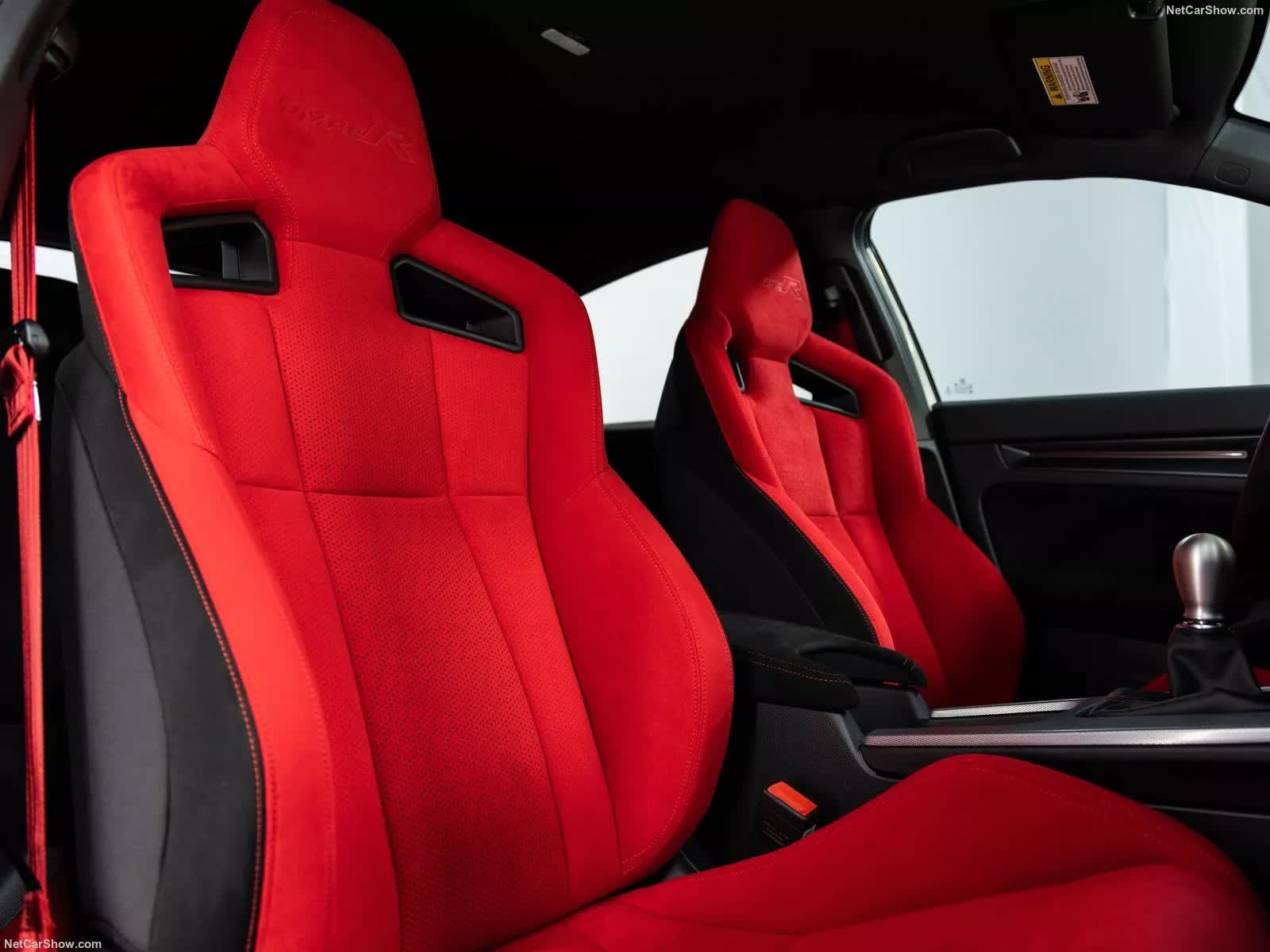 Bom tấn Honda Civic Type R 2023 bán chính hãng tại VN: Ra mắt tháng 10, nhập Nhật, giá dự kiến dưới 2 tỷ - Ảnh 5. Bom tấn Honda Civic Type R 2023 bán chính hãng tại VN: Ra mắt tháng 10, nhập Nhật, giá dự kiến dưới 2 tỷ - Ảnh 5.