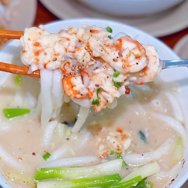  Bánh canh mặn nước cốt dừa - món ăn lạ miệng mang hồn quê miền Tây - Ảnh 3.