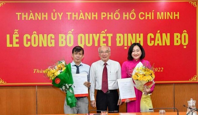 Thành ủy TPHCM công bố quyết định về công tác cán bộ - Ảnh 1.