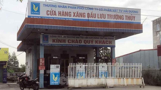 Một ngày 3 lần đi xếp hàng mới đổ được bình xăng - Ảnh 5.
