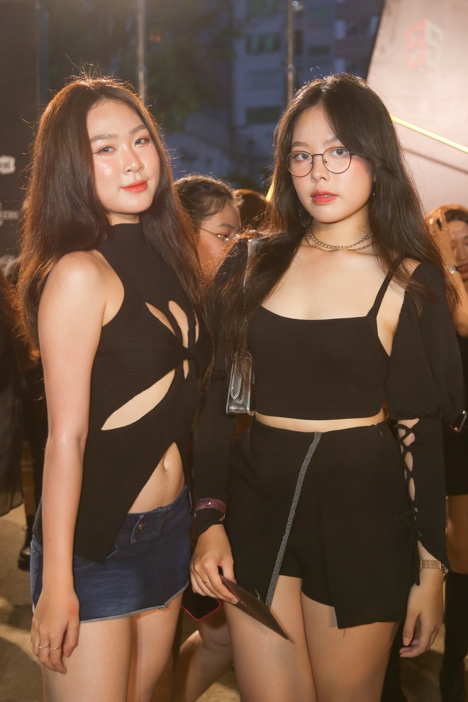  Giới trẻ lên đồ cực cháy, rầm rộ đổ bộ KOSMIK Live Concert: Đại nhạc hội đã mắt đã tai là đây!  - Ảnh 13.