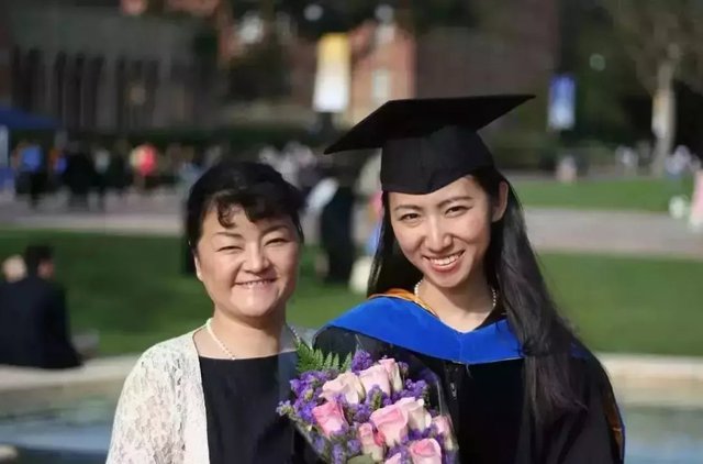 Người phụ nữ gốc Hoa cực kín tiếng, nắm hầu bao của Bill Gates: 27 tuổi học xong tiến sĩ, nhìn bảng thành tích ai cũng phải trầm trồ - Ảnh 1.