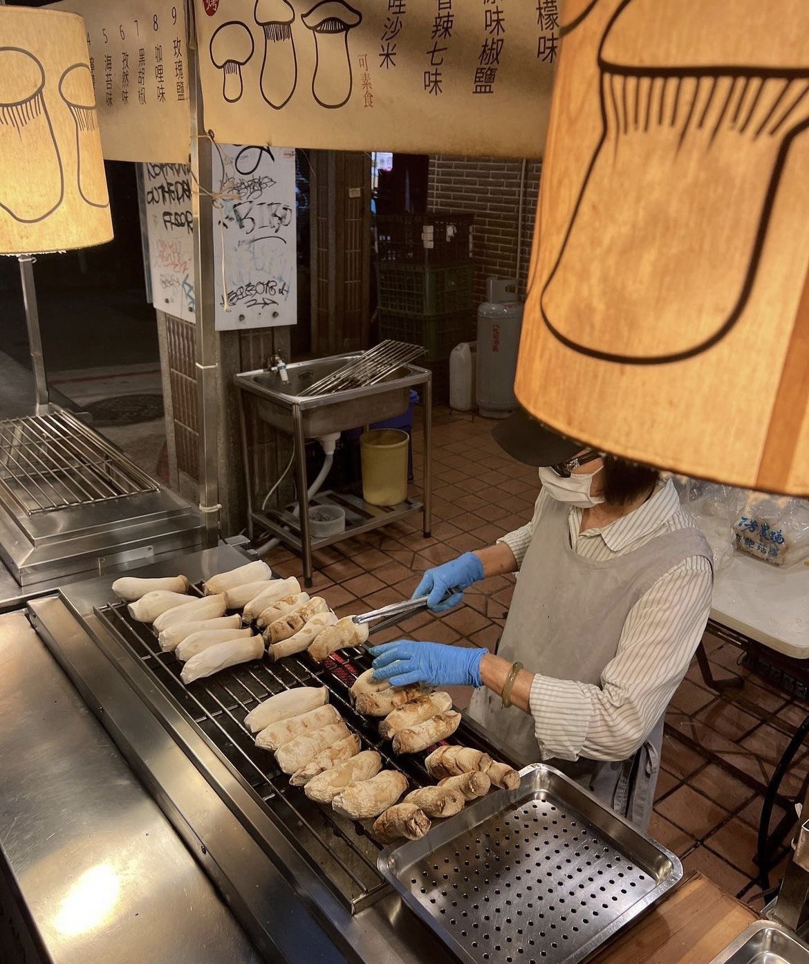 Ghé các chợ đêm Đài Bắc trải nghiệm cuộc sống về đêm của người Đài Loan (Trung Quốc) - Ảnh 1.