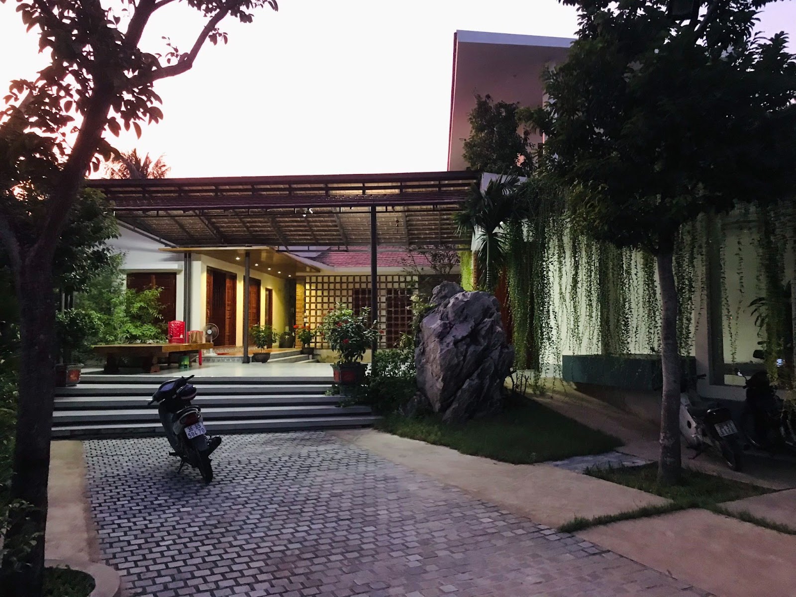 Chàng trai 28 tuổi xây nhà hơn 2,2 tỷ tặng bố mẹ, thiên nhiên hoà hợp, tiện ích đầy đủ - Ảnh 7. Chàng trai 28 tuổi xây nhà hơn 2,2 tỷ tặng bố mẹ, thiên nhiên hoà hợp, tiện ích đầy đủ - Ảnh 7.