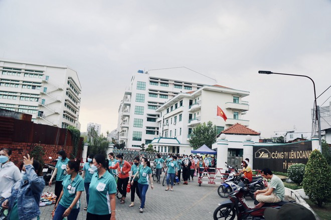 Tình cảnh khốn khổ của gần 1.200 công nhân ở TP.HCM bị sa thải khi Tết đã cận kề - Ảnh 1. Tình cảnh khốn khổ của gần 1.200 công nhân ở TP.HCM bị sa thải khi Tết đã cận kề - Ảnh 1.