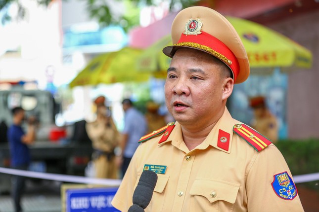 Uống bia rượu buổi trưa, nhiều tài xế ngậm ngùi ký biên bản - Ảnh 3. Uống bia rượu buổi trưa, nhiều tài xế ngậm ngùi ký biên bản - Ảnh 3.