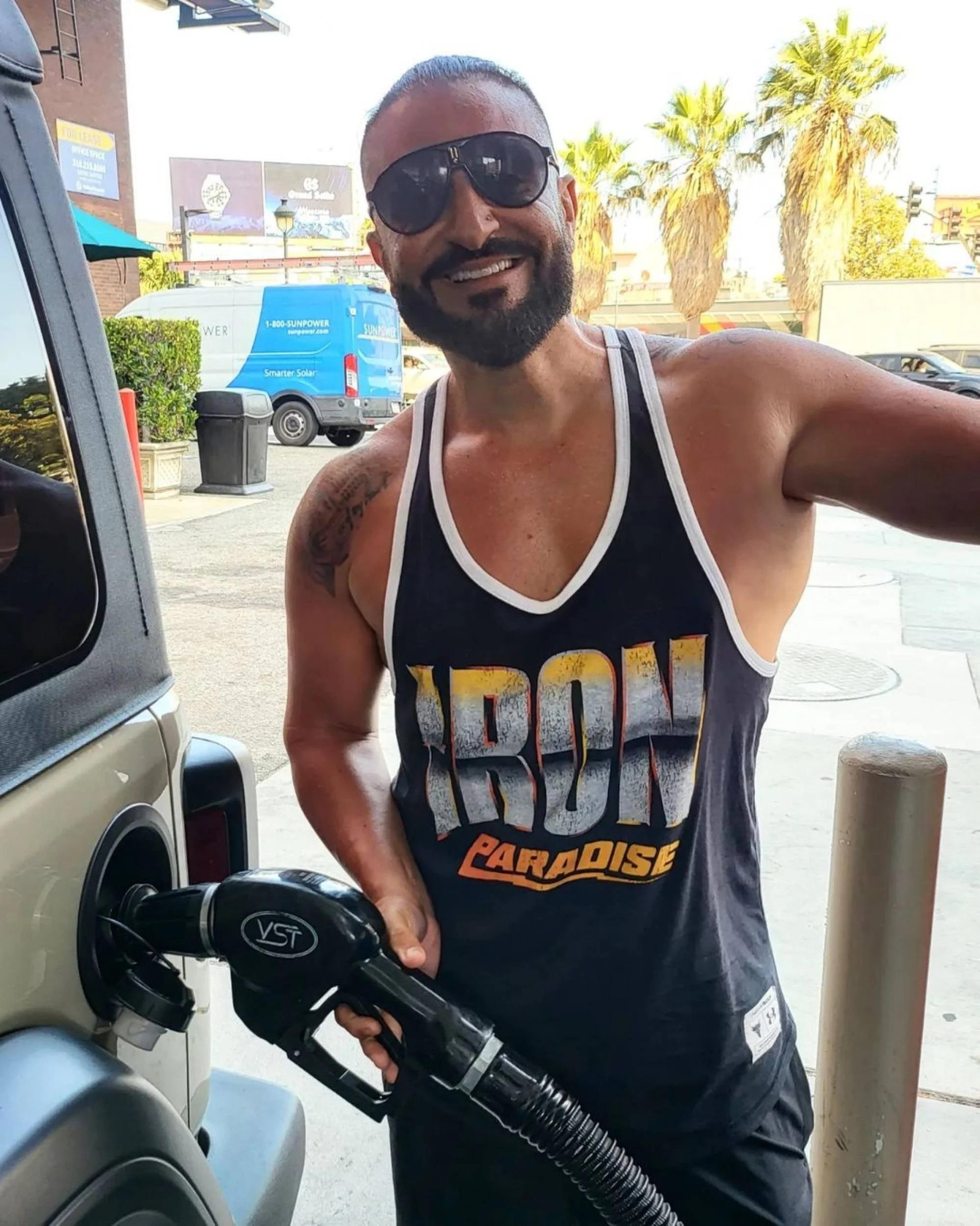 Cuộc sống tràn ngập kim cương, đồ hiệu của giới siêu giàu Dubai - Ảnh 5.