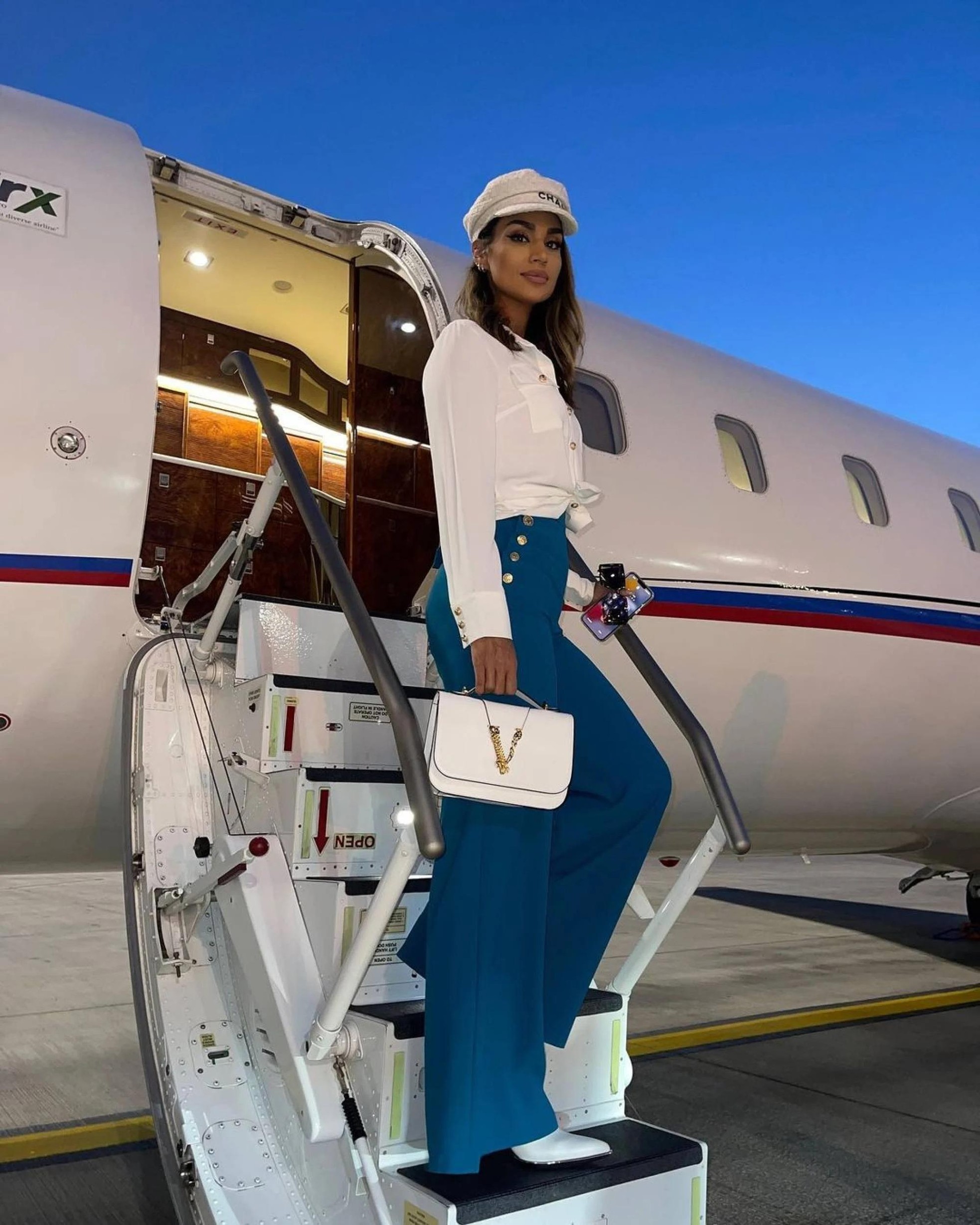 Cuộc sống tràn ngập kim cương, đồ hiệu của giới siêu giàu Dubai - Ảnh 3.